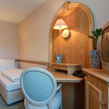 מלון Centro Stern City, Trademark Collection By Wyndham 3*