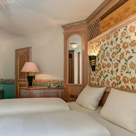 Centro Stern City, Trademark Collection By Wyndham Otel